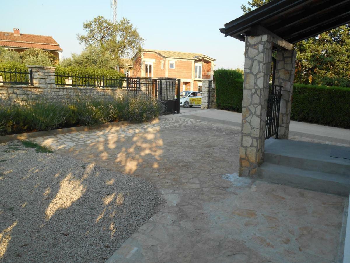 Miadea Apartment Rovinjsko Selo Exterior photo
